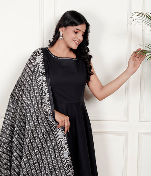 Elegant Black Cotton Flared Kurta with Printed Dupatta
